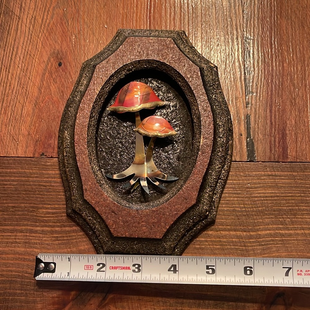 Vtg Mushroom Cottage Core Wall Decor Hanging, Brass Metal Mushroom Wood Plaque - Picture 5 of 5